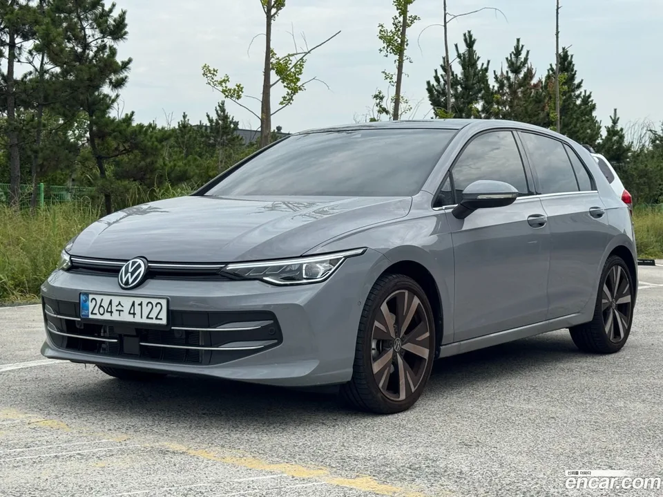 Volkswagen Golf 2.0 TDI 2025 — photo 1, buy with delivery to Moscow