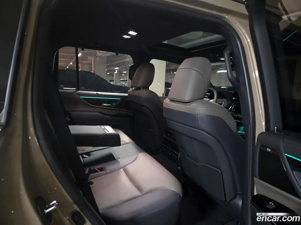 Lexus LX 700h 2025 — thumbnail 2