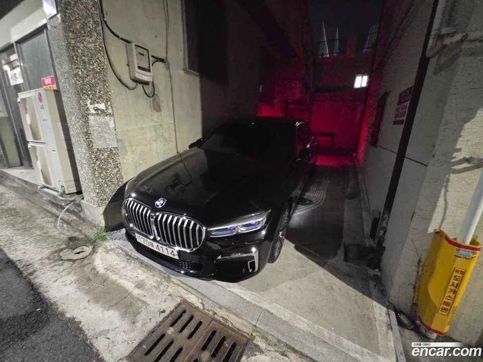 BMW 7 Series 745Le i M 2022 — photo 1, buy with delivery to Moscow