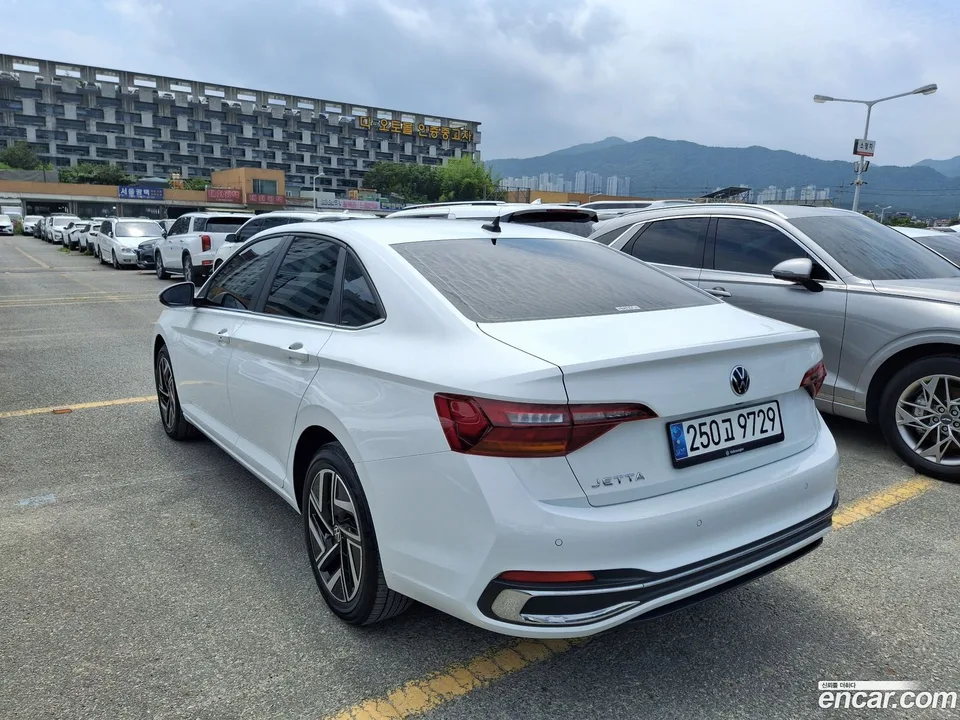 Volkswagen Jetta 1.5 TSI 2023 — thumbnail 4