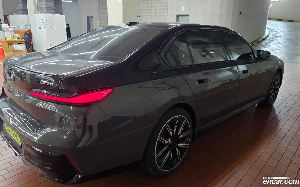 BMW i7 M70 xDrive M 2025 — thumbnail 4