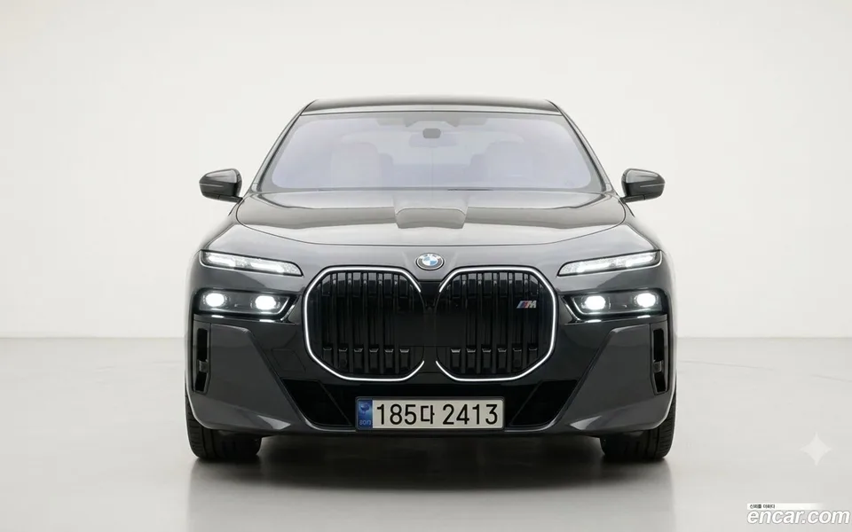 BMW i7 M70 xDrive M 2025 — photo 1, buy with delivery to Moscow