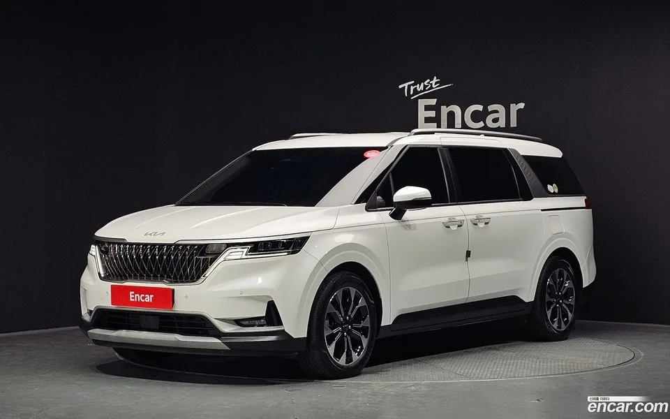 Kia Carnival 9 2023 — photo 1, buy with delivery to Moscow