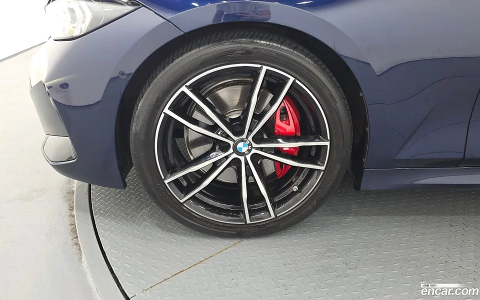 BMW 3 Series 320d M 2022 — thumbnail 5