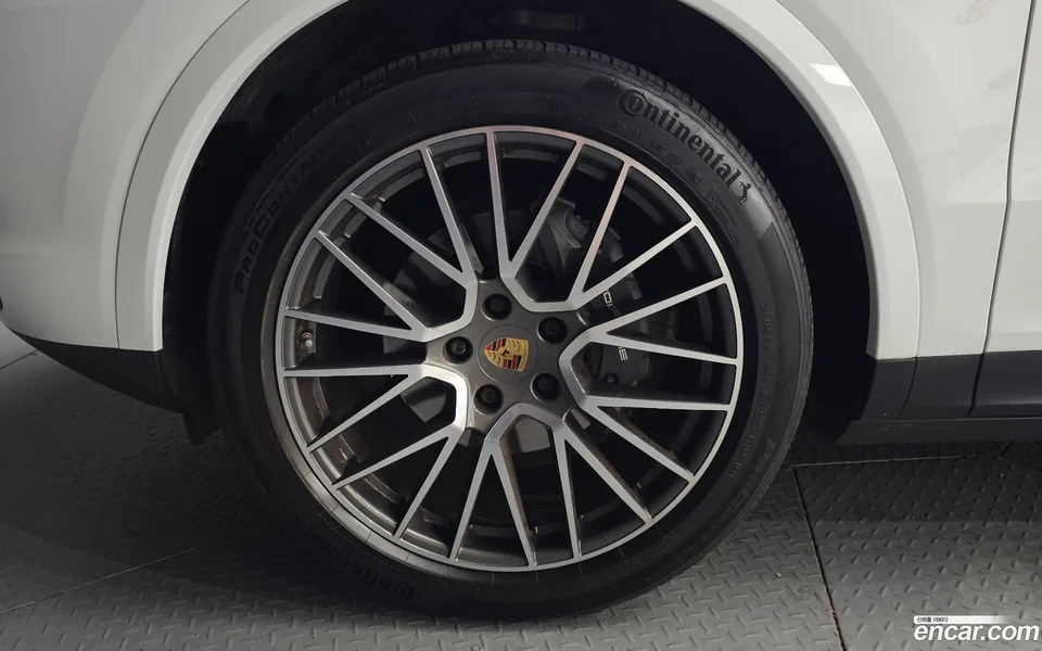 Porsche Cayenne 3.0 2022 — thumbnail 2