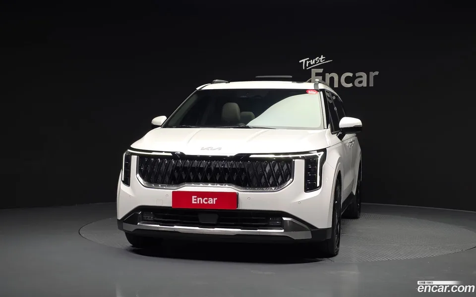 Kia Carnival 9 2024 — thumbnail 3