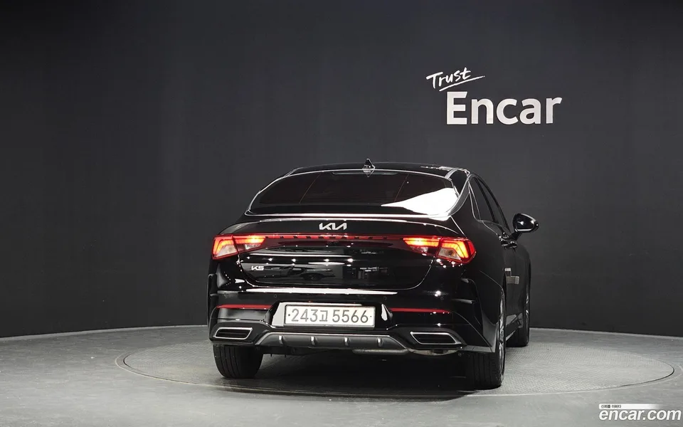 Kia K5 2.0 2023 — thumbnail 4