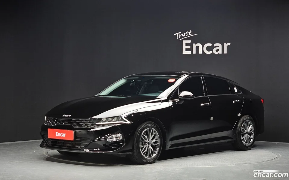 Kia K5 2.0 2023 — photo 1, buy with delivery to Moscow