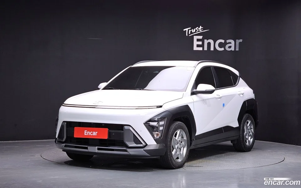 Hyundai Kona Hybrid 2023 — photo 1, buy with delivery to Moscow