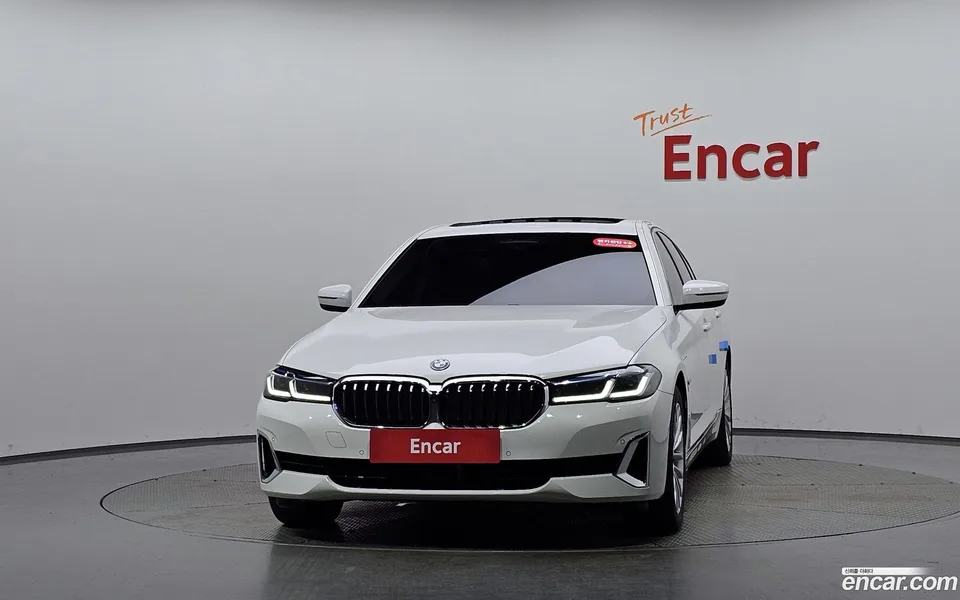 BMW 5 Series 530e 2022 — thumbnail 3