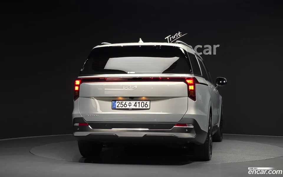 Kia Carnival 7 2025 — thumbnail 4