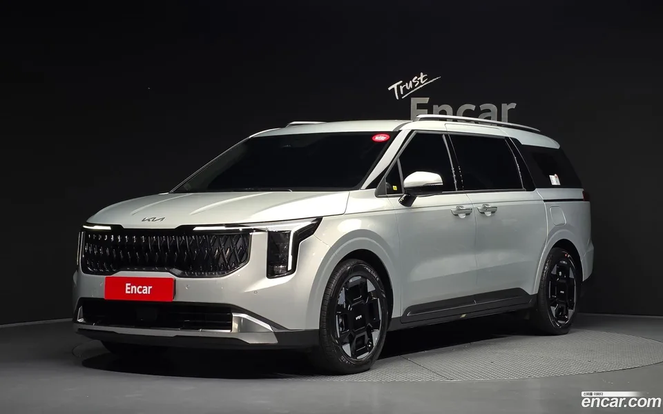 Kia Carnival 7 2025 — photo 1, buy with delivery to Moscow