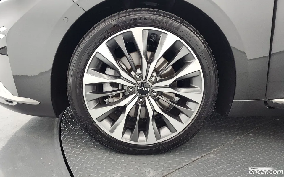 Kia K8 2.5 2WD 2023 — thumbnail 2