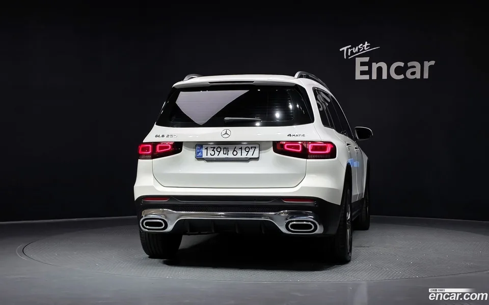 Mercedes-Benz GLB-Class GLB250 4MATIC 2022 — thumbnail 4