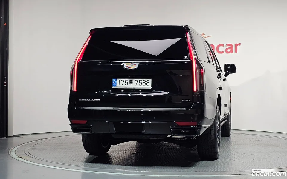 Cadillac Escalade 6.2 2023 — thumbnail 4