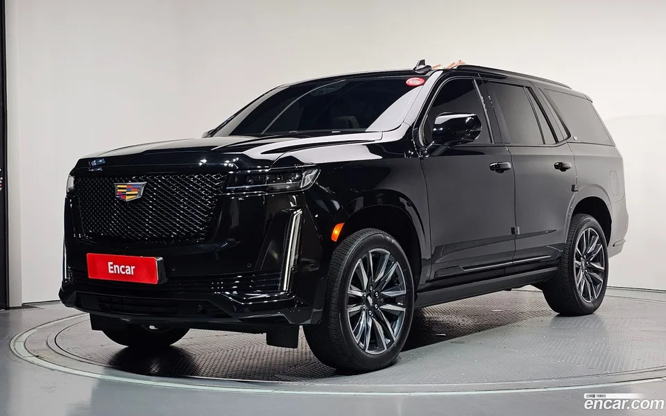 Cadillac Escalade 6.2 2023 — photo 1, buy with delivery to Moscow
