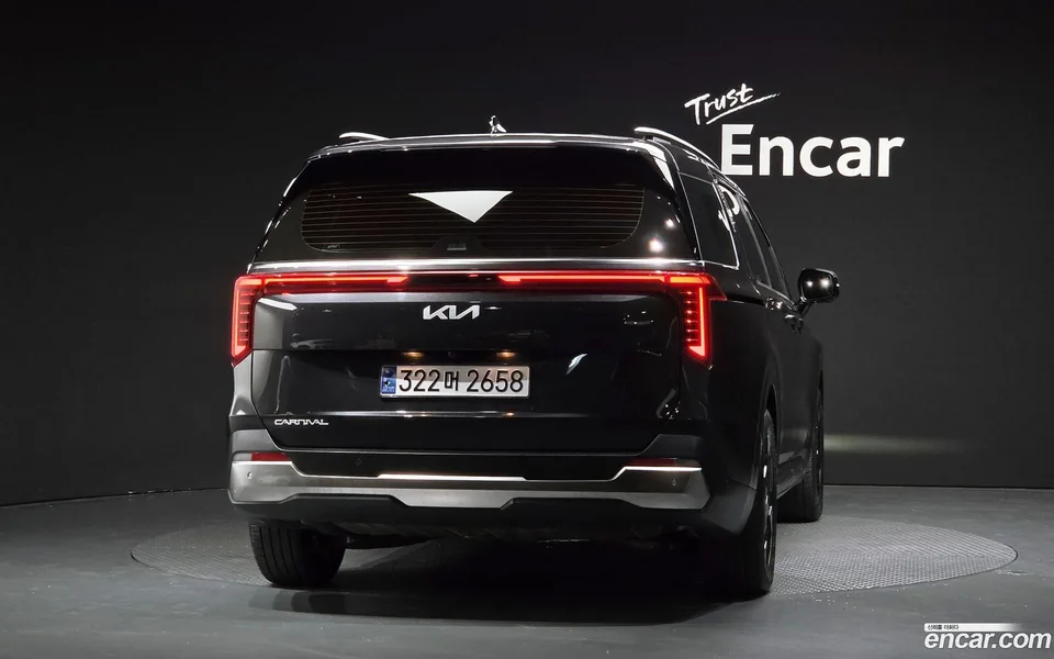 Kia Carnival 7 2024 — thumbnail 4