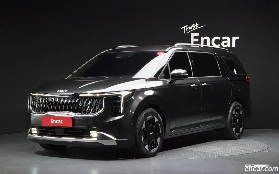 Kia Carnival 7 2024 — photo 1, buy with delivery to Moscow