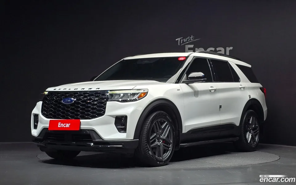Ford Explorer 2.3 ST- 4WD 2024 — photo 1, buy with delivery to Moscow