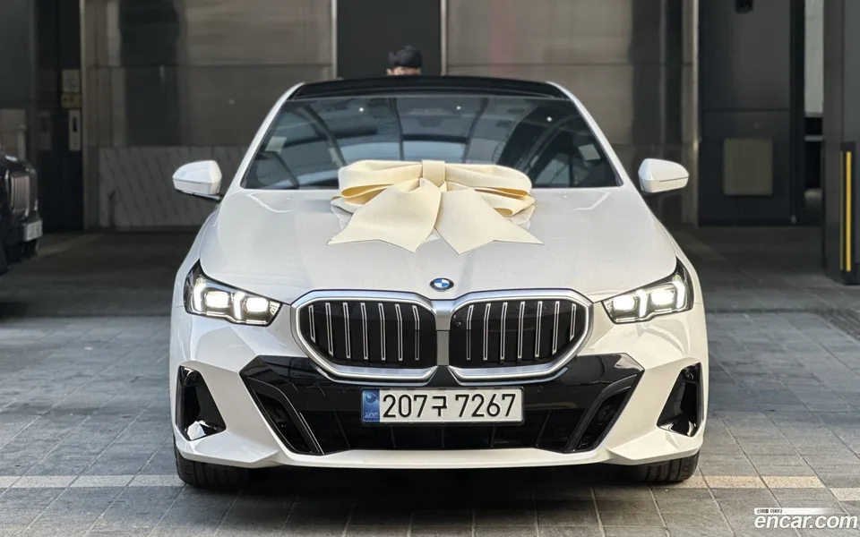 BMW 5 Series 523d M 2024 — photo 1, buy with delivery to Moscow