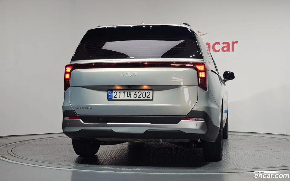 Kia Carnival 9 2024 — thumbnail 4