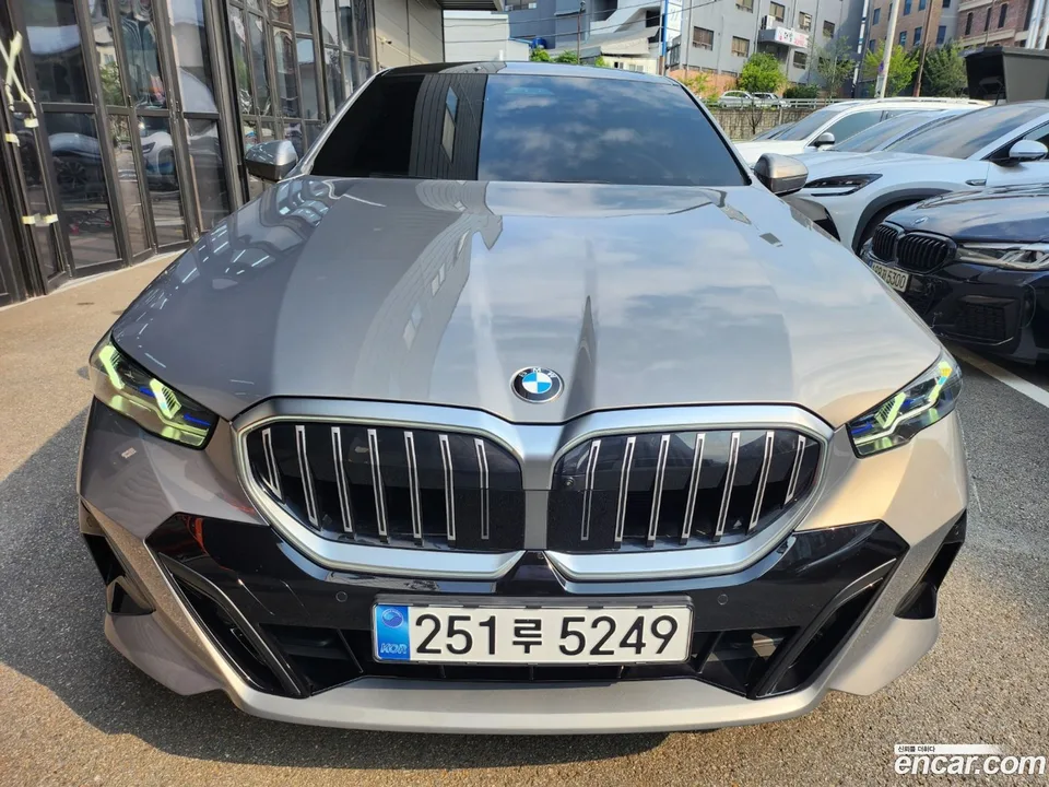 BMW 5 Series 523d M 2025 — photo 1, buy with delivery to Moscow