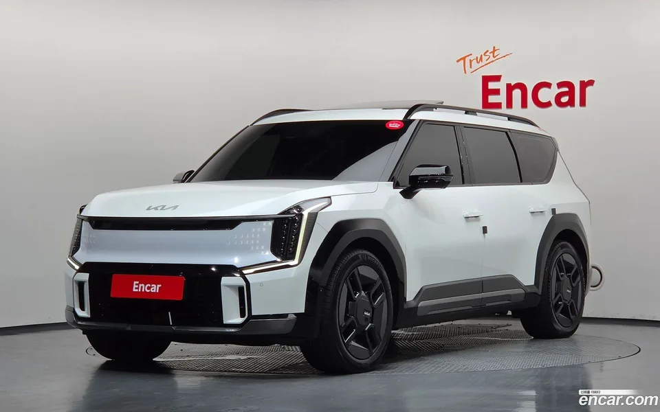 Kia EV9 4WD 2023 — photo 1, buy with delivery to Moscow