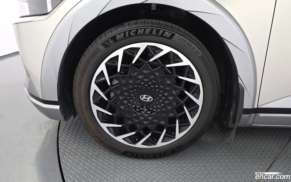 Hyundai Ioniq 5 2022 — thumbnail 2