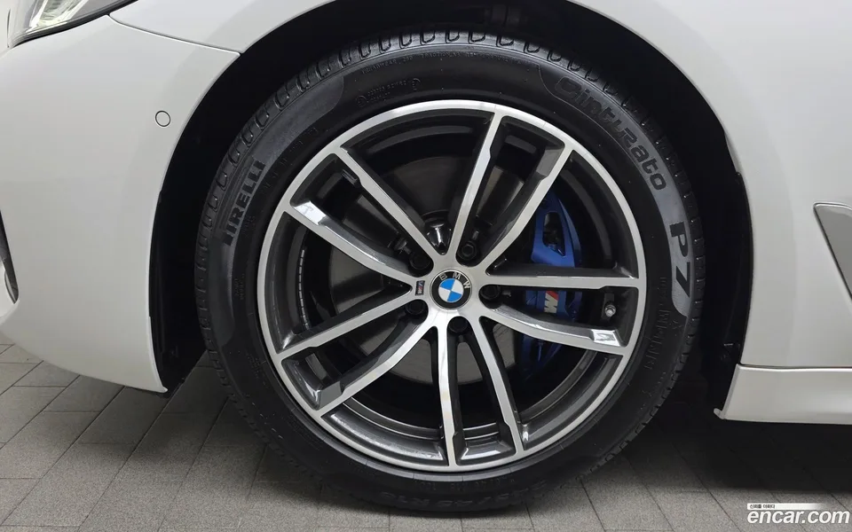 BMW 5 Series 520i M 2023 — миниатюра 2