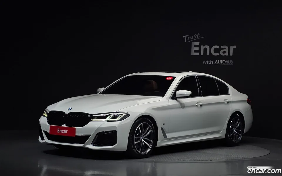 BMW 5 Series 520i M 2023 — photo 1, buy with delivery to Moscow