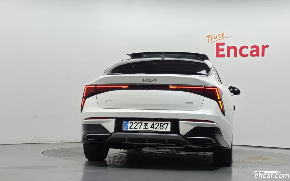Kia K5 Hybrid 2024 — thumbnail 4
