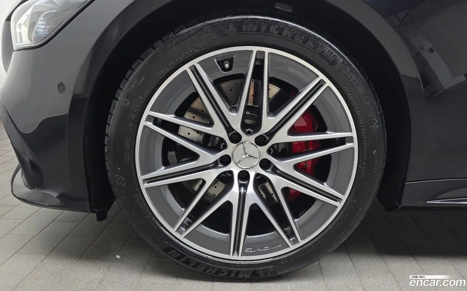 Mercedes-Benz AMG GT 4 43 4MATIC+ 2023 — thumbnail 2