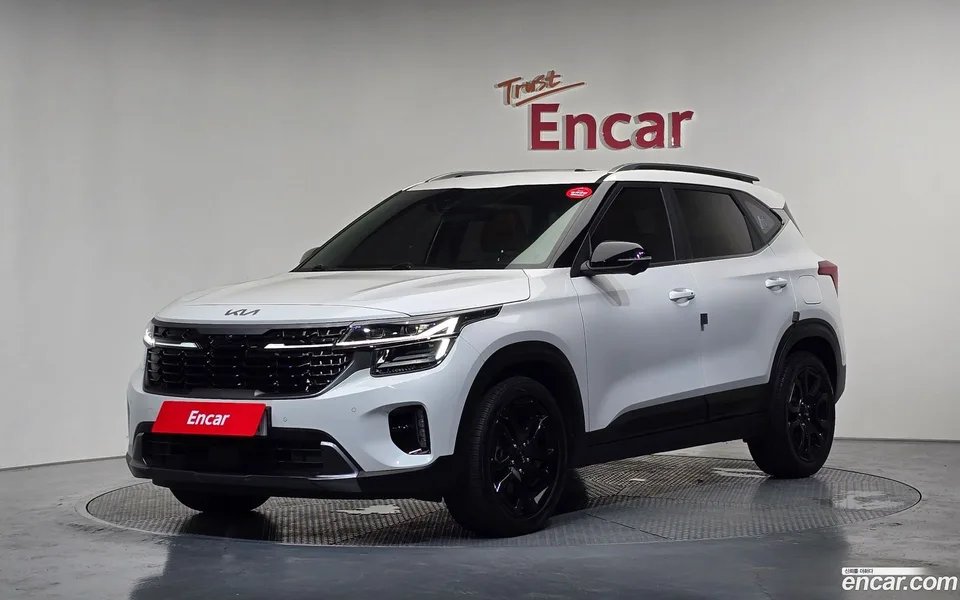 Kia Seltos 1.6 2WD 2022 — photo 1, buy with delivery to Moscow