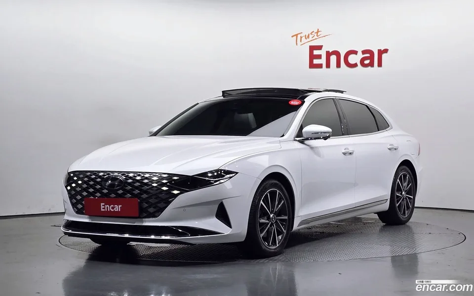 Hyundai Grandeur IG 2.5 2022 — photo 1, buy with delivery to Moscow