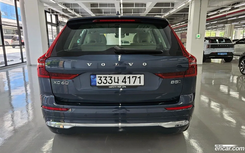 Volvo XC60 B5 2026 — thumbnail 4