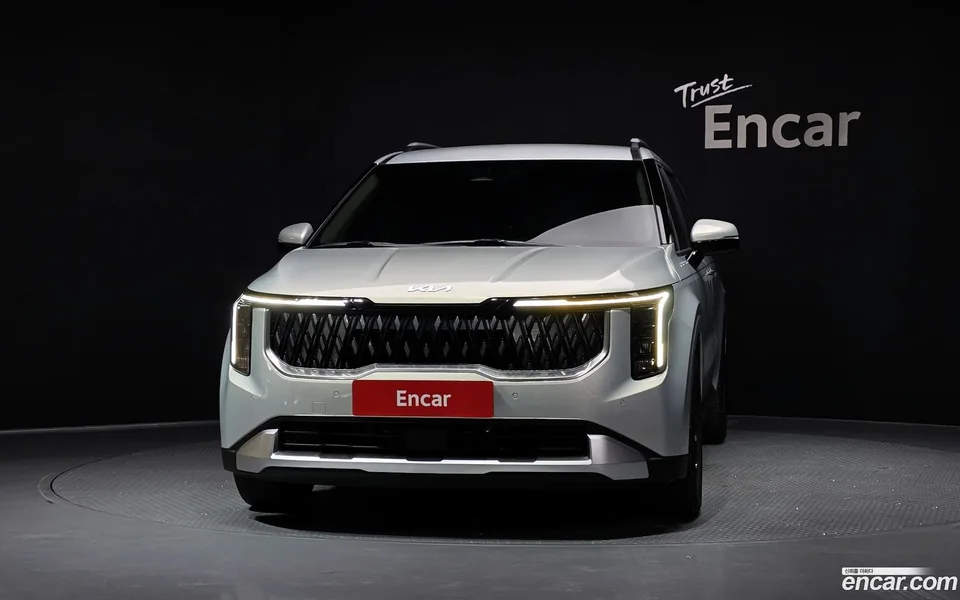 Kia Carnival 9 2023 — thumbnail 3