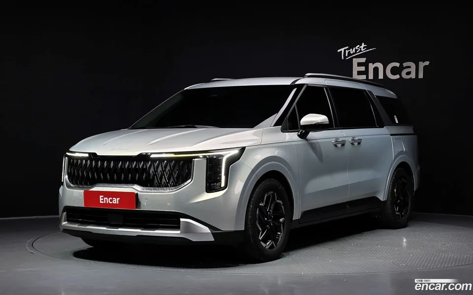 Kia Carnival 9 2023 — photo 1, buy with delivery to Moscow