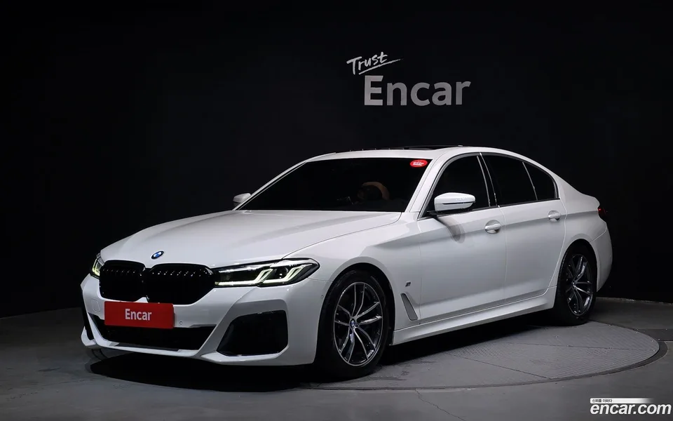 BMW 5 Series 520i M 2023 — photo 1, buy with delivery to Moscow