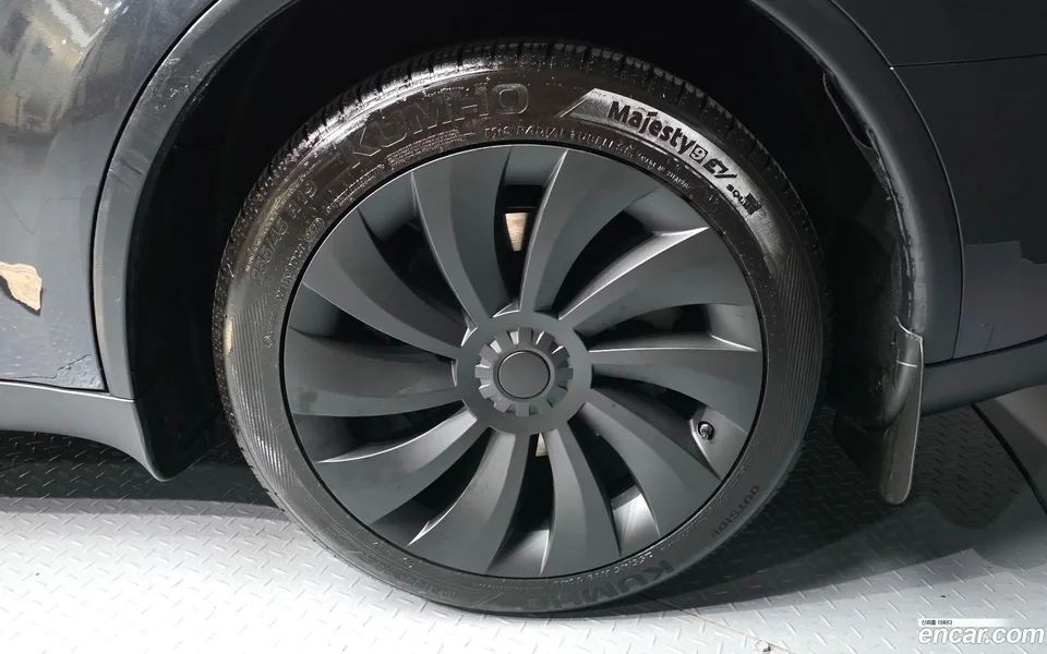 Tesla Model Y RWD 2026 — thumbnail 2
