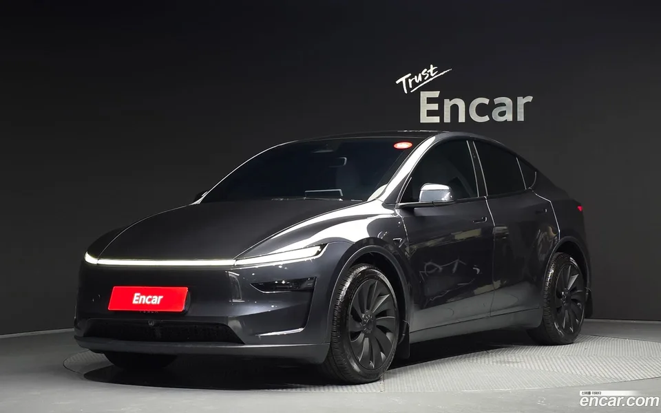 Tesla Model Y RWD 2026 — photo 1, buy with delivery to Moscow