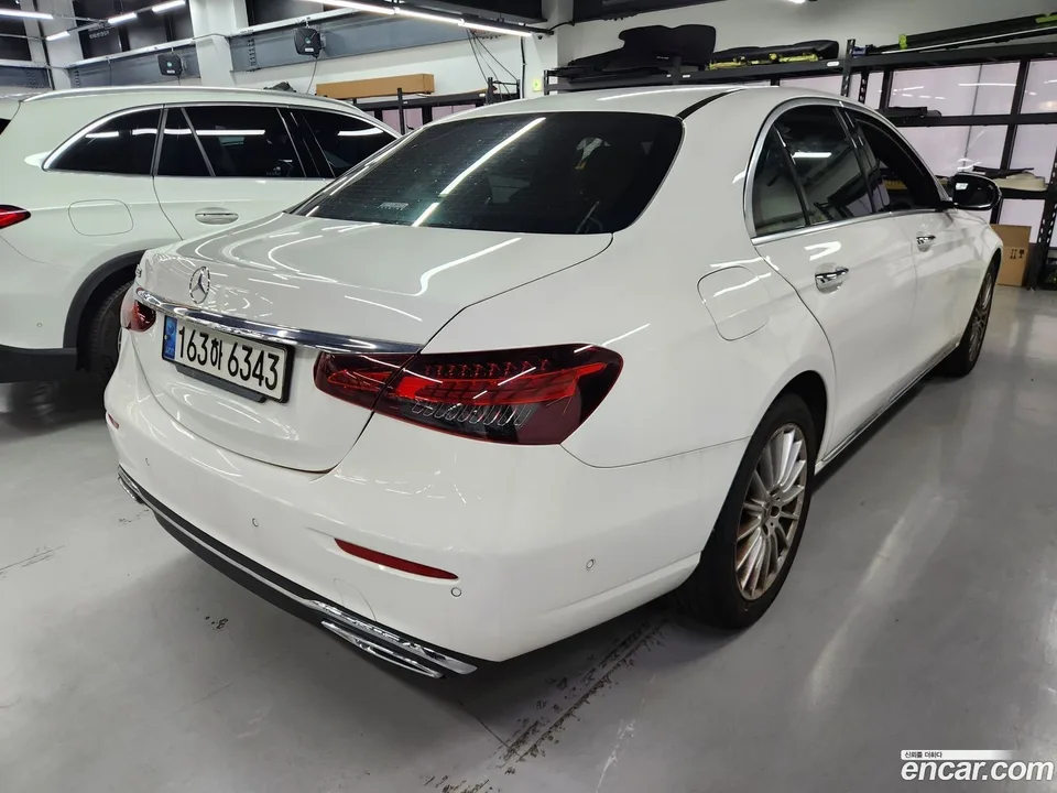 Mercedes-Benz E-Class E250 2022 — thumbnail 2