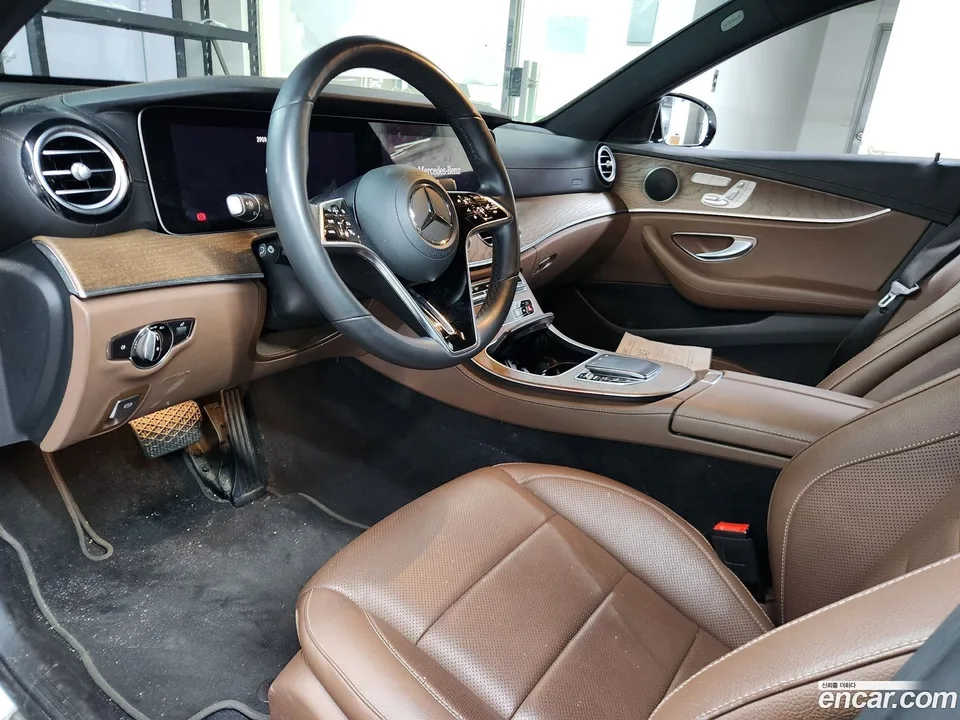 Mercedes-Benz E-Class E250 2022 — thumbnail 3