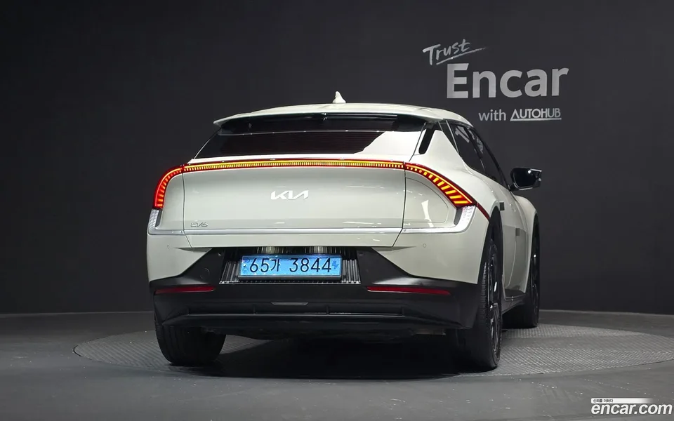 Kia EV6 2023 — thumbnail 4