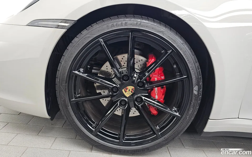 Porsche 911 (992) 4 2023 — thumbnail 2