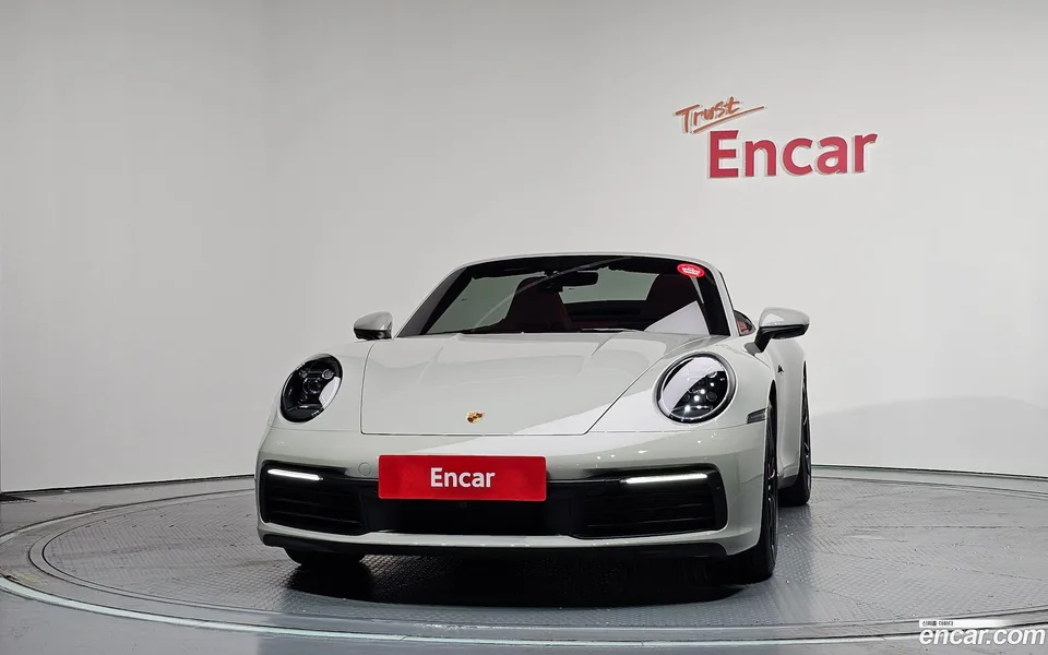 Porsche 911 (992) 4 2023 — thumbnail 3