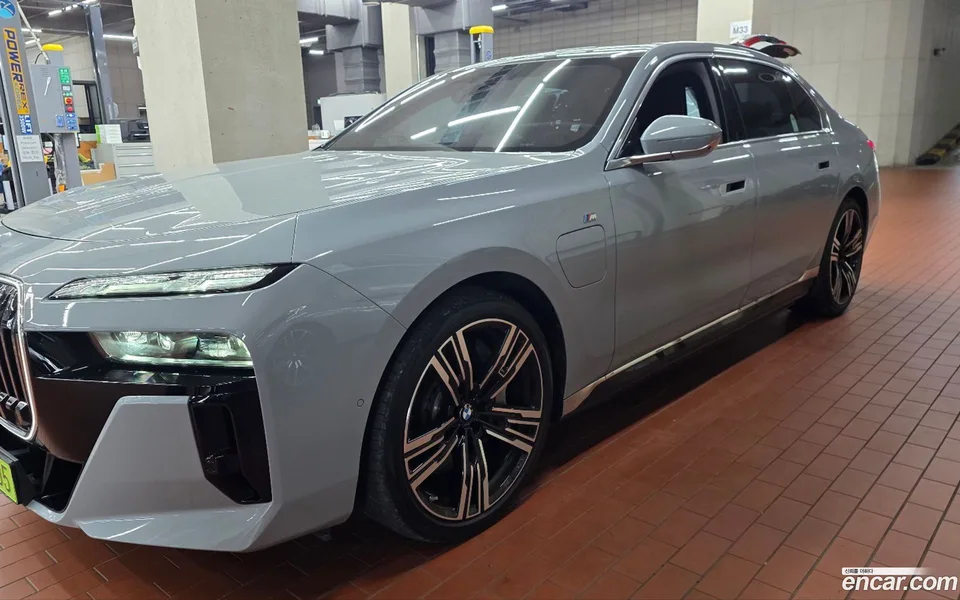 BMW 7 Series 750e xDrive M 2024 — photo 1, buy with delivery to Moscow