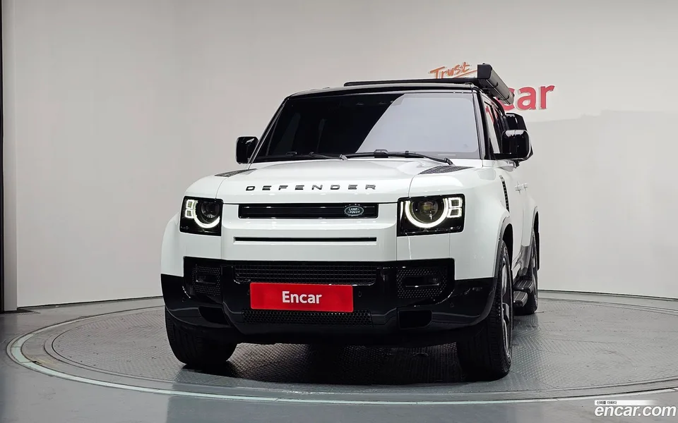 Land Rover Defender 110 D300 X- HSE 2025 — thumbnail 3