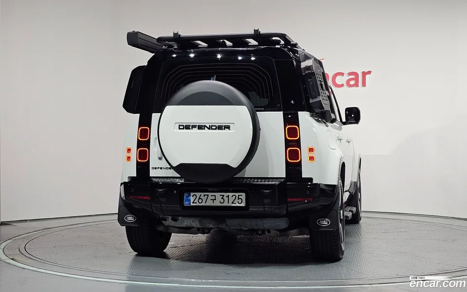 Land Rover Defender 110 D300 X- HSE 2025 — thumbnail 4
