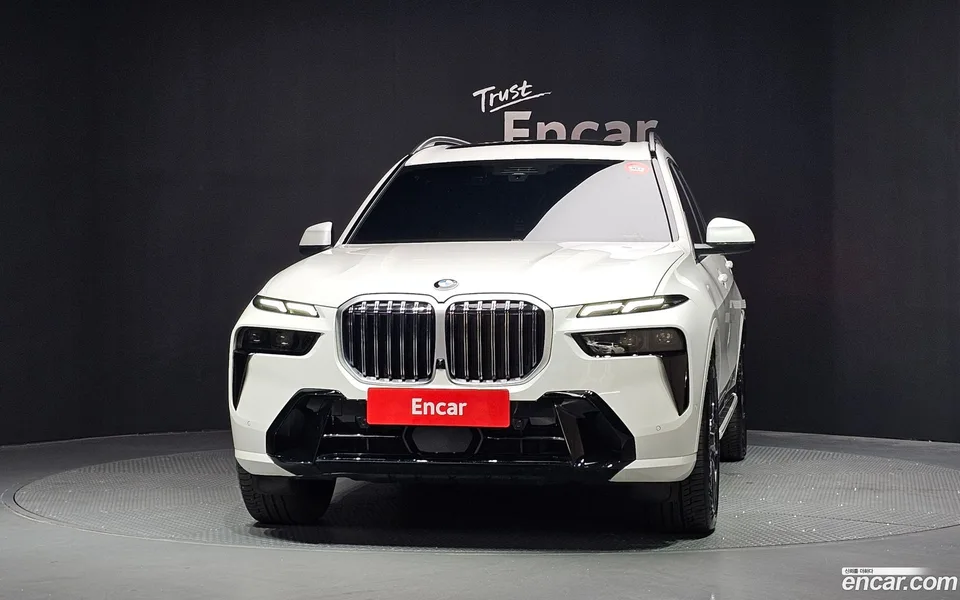 BMW X7 xDrive 40i M 7 2025 — thumbnail 3