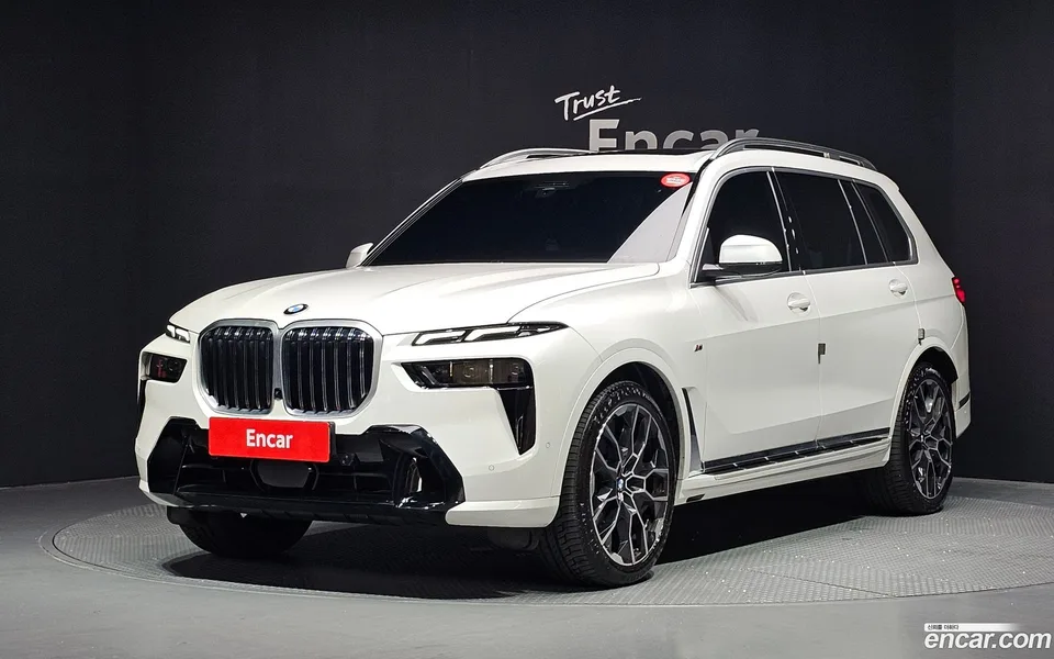 BMW X7 xDrive 40i M 7 2025 — photo 1, buy with delivery to Moscow